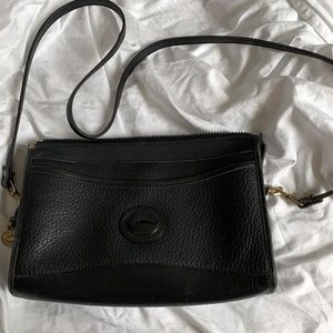 Vintage Black Dooney & Bourkey Crossbody b…